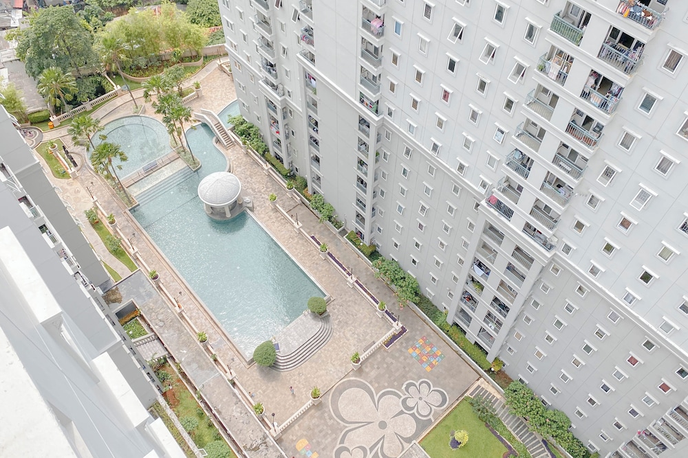 Strategic And Homey 2Br At Grand Palace Kemayoran Apartment