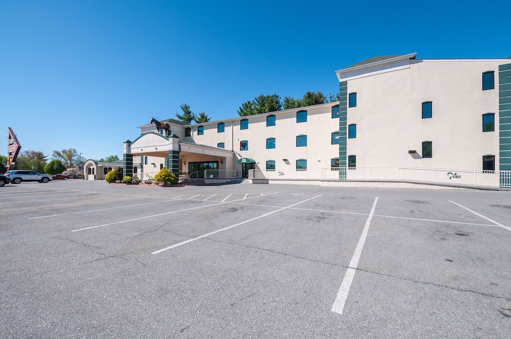 Rodeway Inn & Suites Charles Town