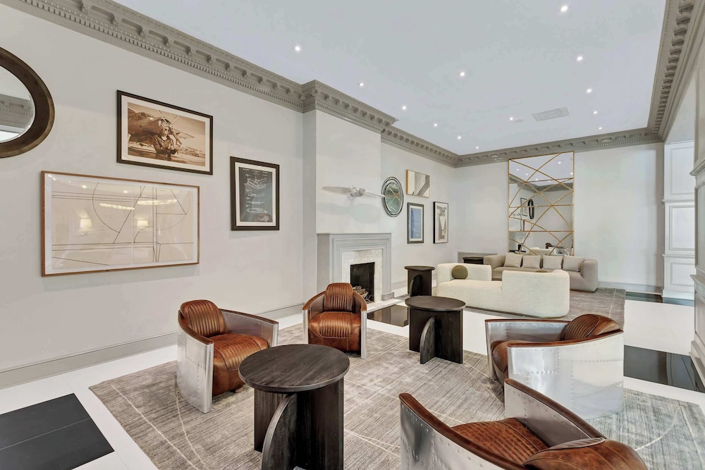DC Airport Metroline Apartments