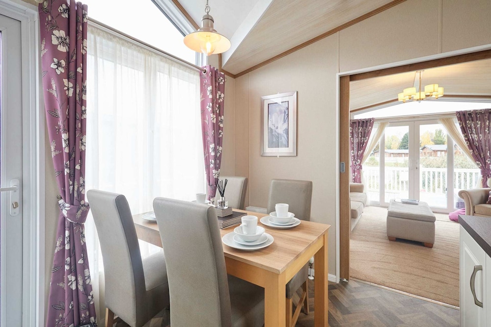 Host Stay Lakeview Winter