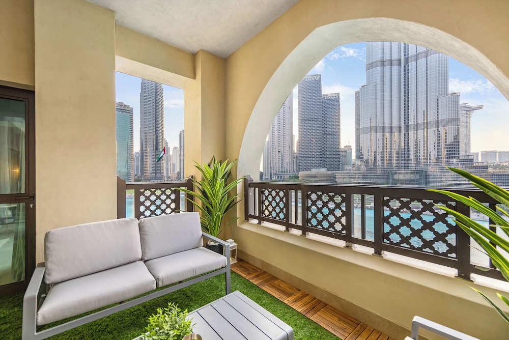 Durrani Homes - Heaven on Earth collection 5BR with panorama Burj Khalifa and fountain views