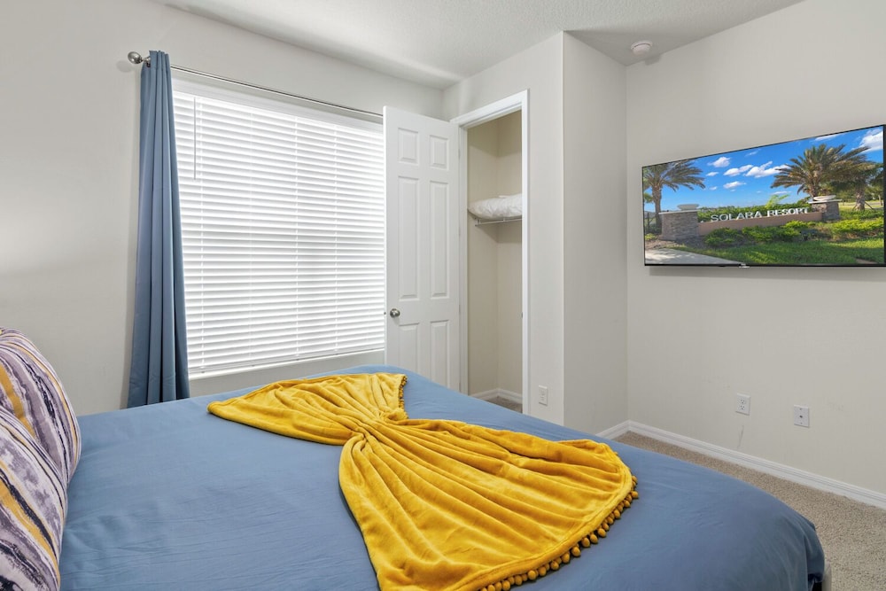 Orlando Adventure Awaits 4BR Townhouse