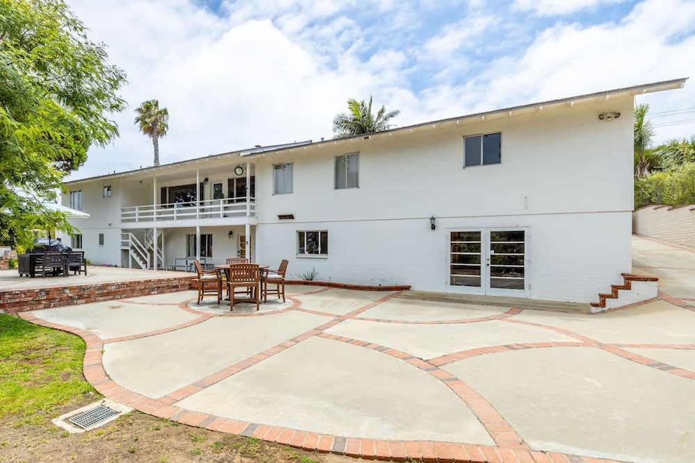 Spacious 2 Bed in Carlsbad