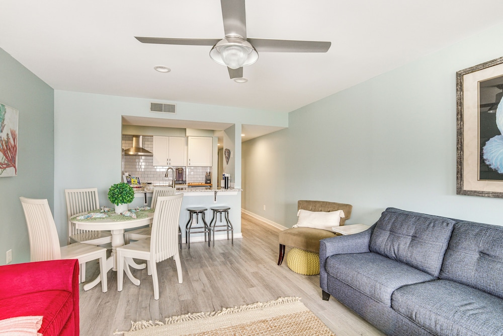 Oceanfront Condo in Harbor Island Community!