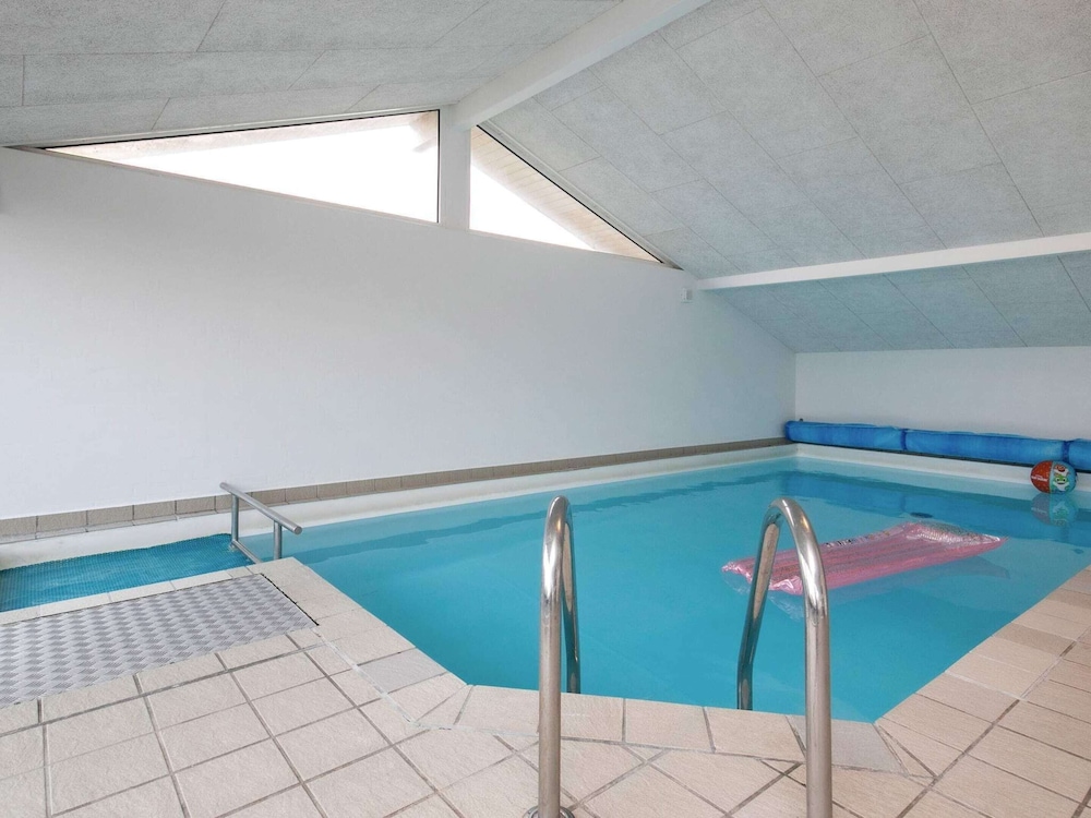 Modern Pool House With View - By Traum Ferienwohnungen view 4