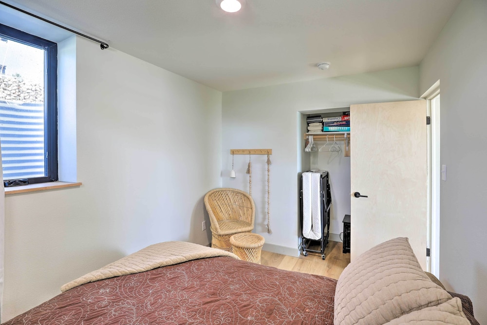 Watertown Vacations - Chic  Cozy Cabin With Private Hot Tub  Beach! - Property Image 5