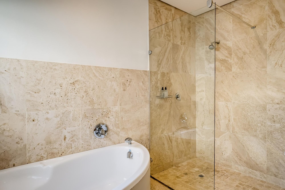 Ocean View Camps Bay 5bed Villa w Pool Valtameri