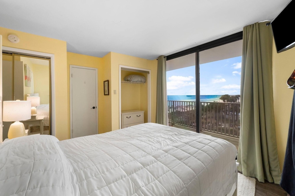 Windward 408w Edgewater view 5
