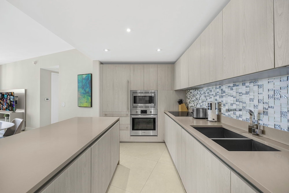 Oceanview Condo with Pool & Relaxation