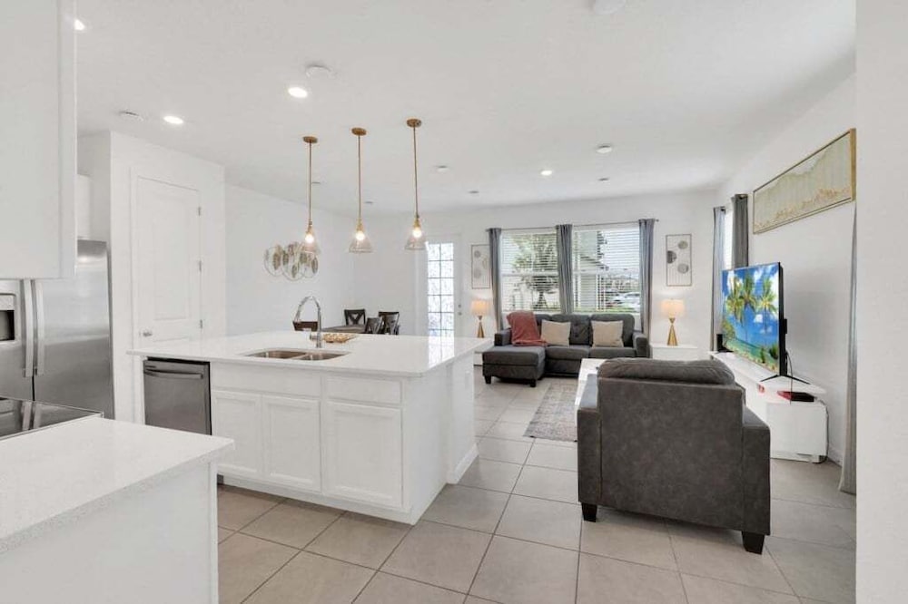 3 Beds 3 Baths Cozy Town Home 3 Bedroom Townhouse