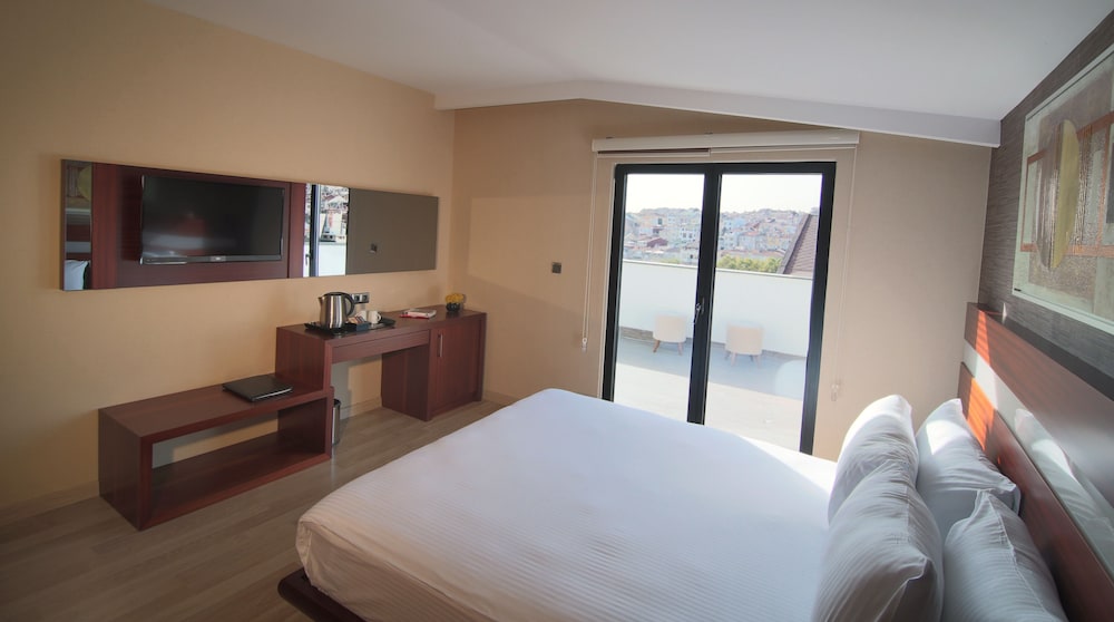 Park By Clover - Image 41