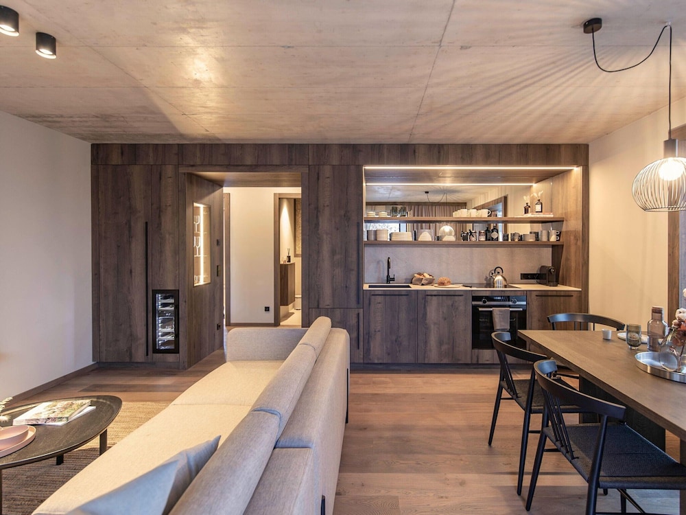 Premium Holiday Apartment With Balcony and Sauna