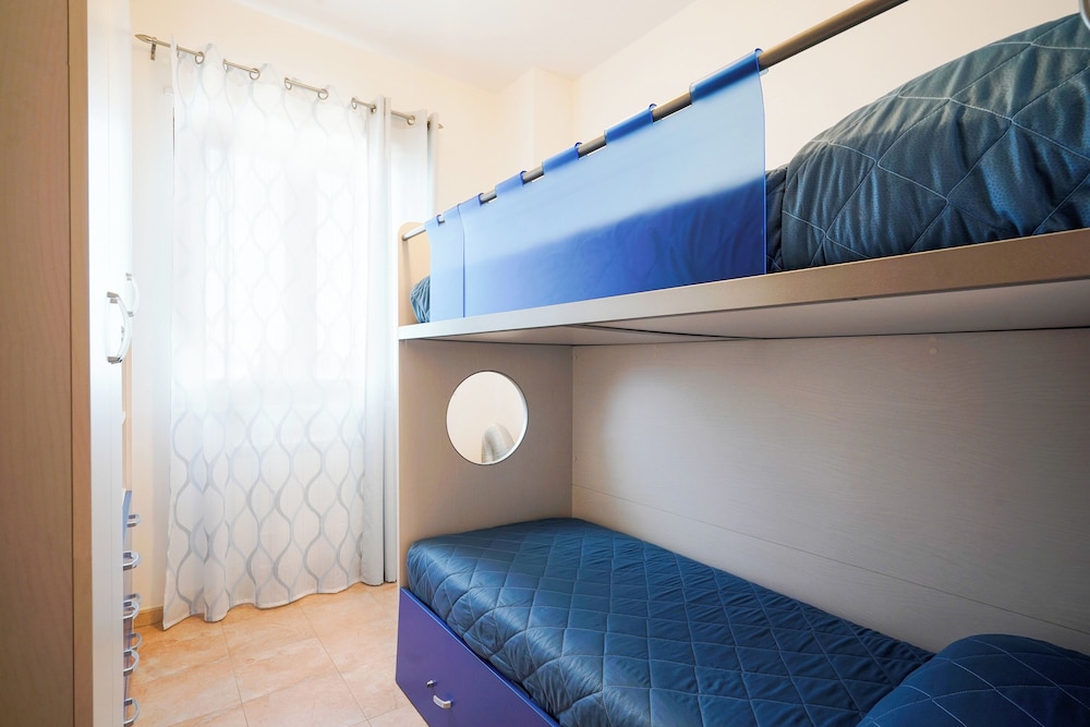 Appartamento a Torre Canne con balcone