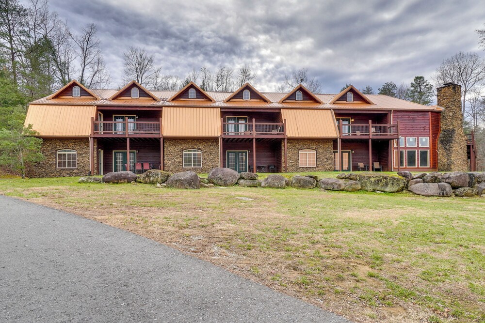 Near Hiking Trails: Gatlinburg Condo w/ Sauna!