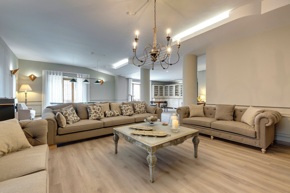Entire Hilltop Villa With Private Pool In Palazzuolo Sul Senio