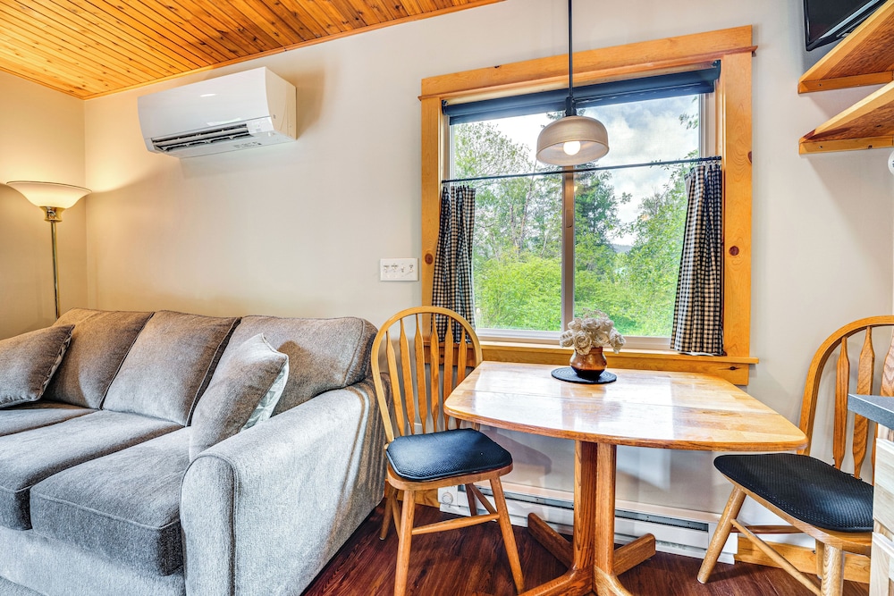 Deck & Fire Pit: Yakima River Retreat in Cle Elum