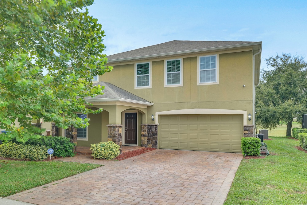 Sleek Family Home Near Orlando Theme Parks