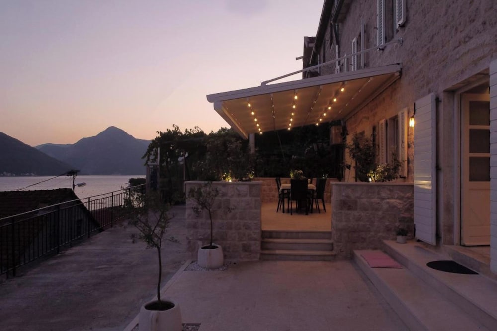 Luxury Pool Villa Feliz
