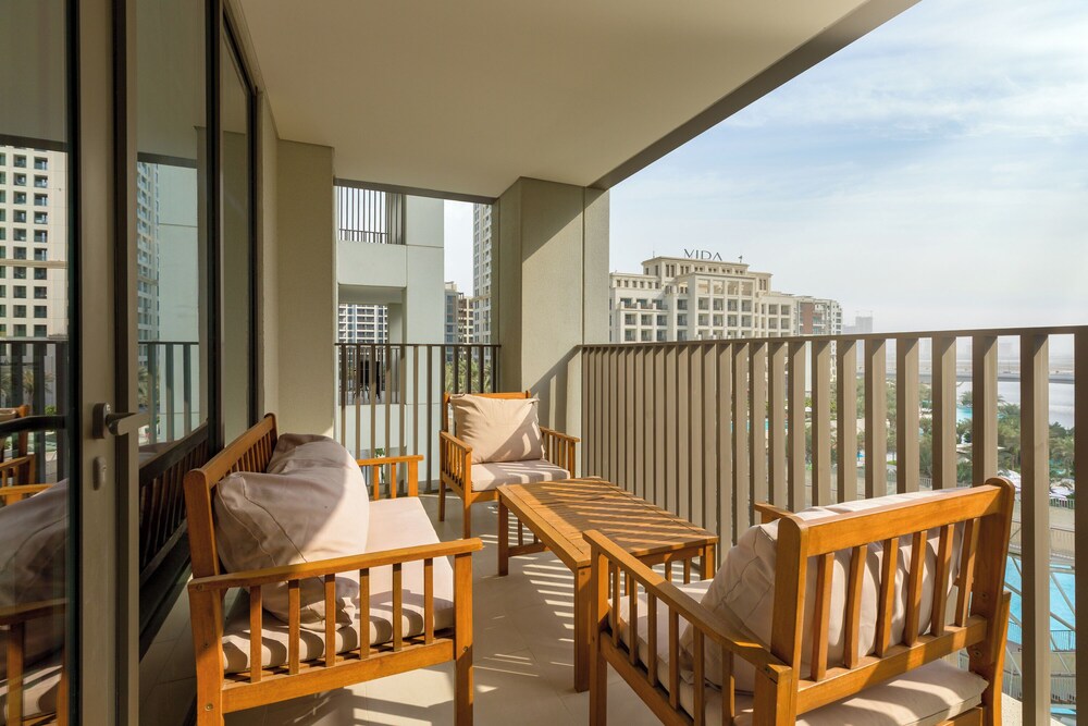 Maison Privee - Creekside Elegance w/ Canal Vws at Creek Beach