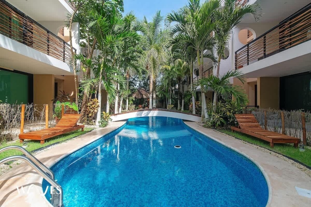 2 Br. Luminous and Spacious Pool View Apt