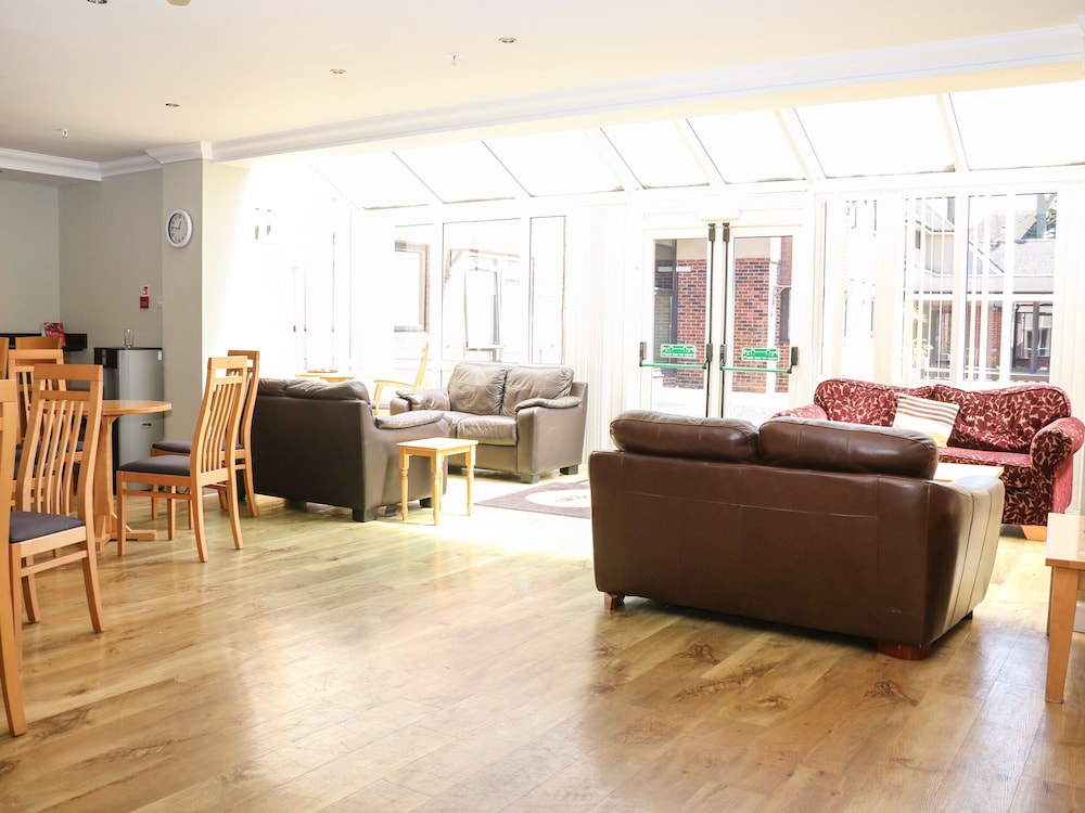 Flat 34 - Marine Court