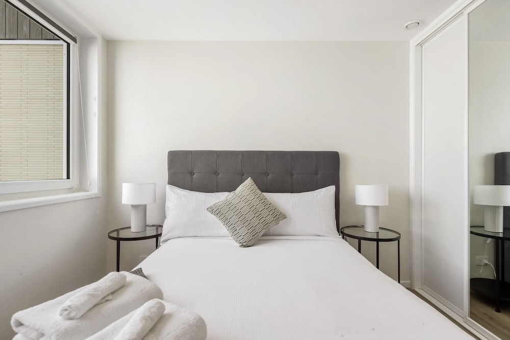 Brand New Retreat  Halfmoon Bay-Netflix view 2