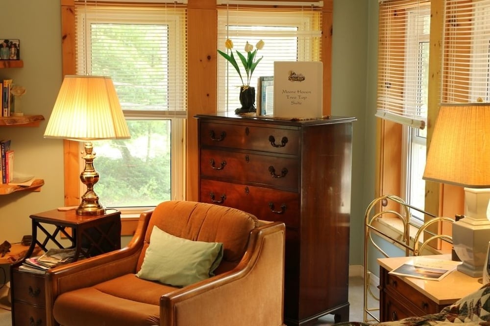 Sunny Rock B&B Haliburton