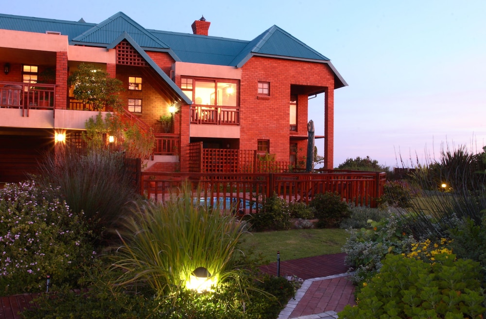 Dolphin Dunes Guest House