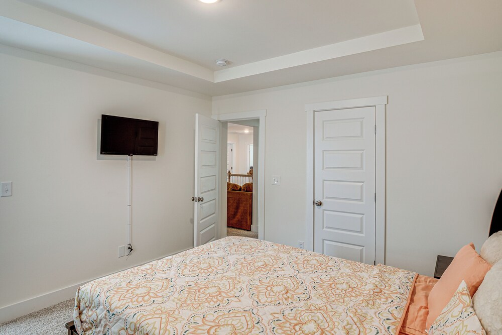 15 Mi to Dtwn Huntsville: Newly Built Home!