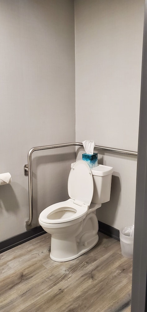 Travelodge by Wyndham Elkhart