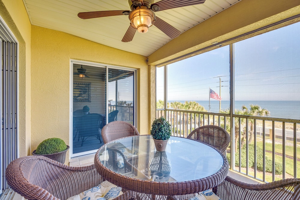 Community Pool: Coastal Escape in Flagler Beach
