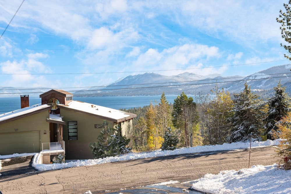 Chickaree by Avantstay A-frame w/ Mountain Views - Property Image 2