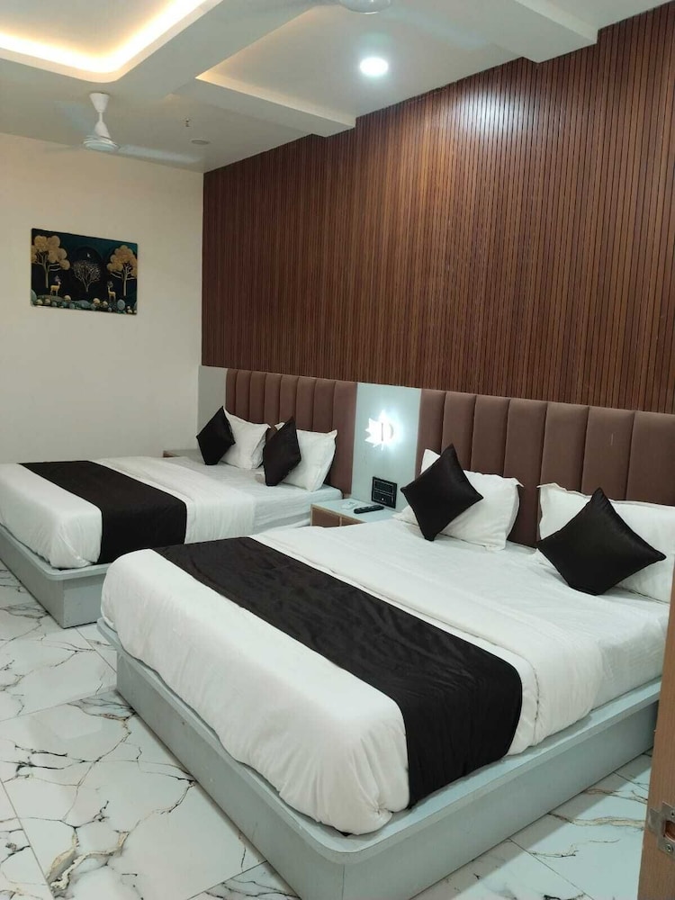 Hotel Lotus Inn