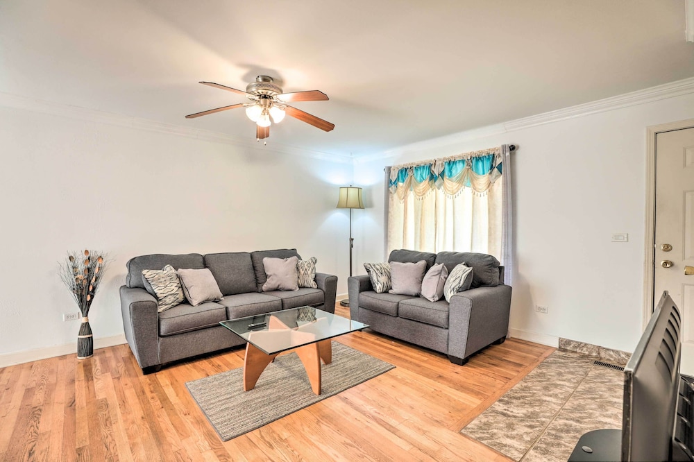 Glendale Heights Home With Office and Backyard! - Property Image 19