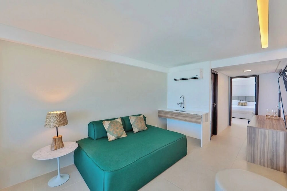 HY Beach Flats
