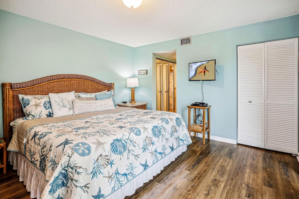 Land's End 1-404 Bay Front - Premier