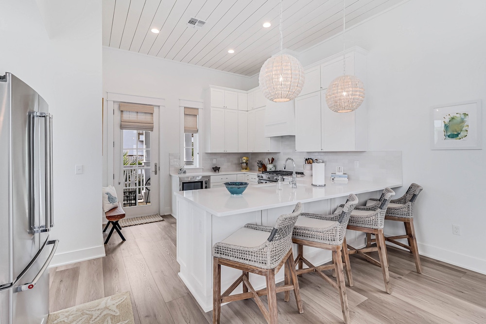 Beach Grace 204 TAI