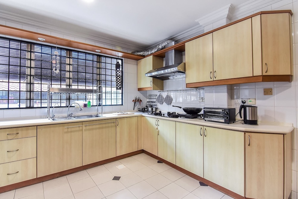A Spacious 4BR Home Nearby Kiara Hill, Mont Kiara, Pavilion Damansara Heights