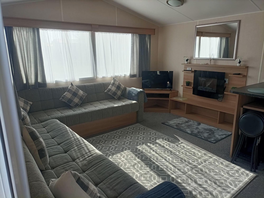 Butlin's Resort, Sleeps 6 w Parking & Pet-friendly
