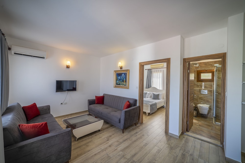 Queen Boutique Hotel - Image 74