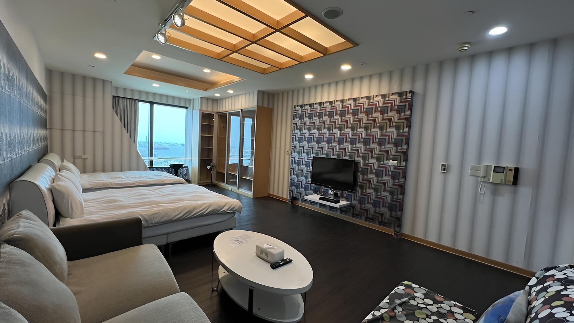 85 Childhood Suite