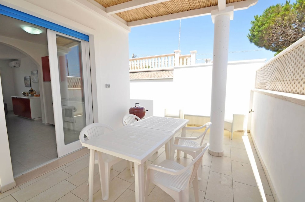 Villa Sacher Sleeps 12 Just 100 Metres From the sea