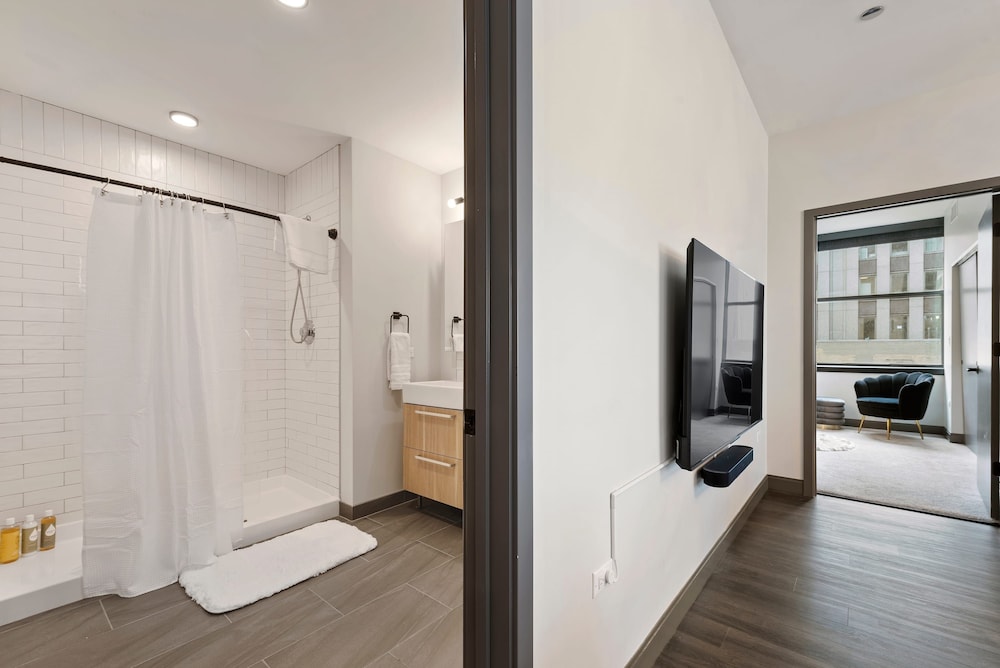 Group Stay 3 Modern 2BR Units Great Amenities