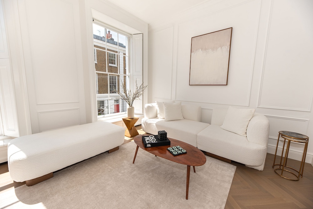 Elegant and Bright 3-bed Flat Near Sloane Square