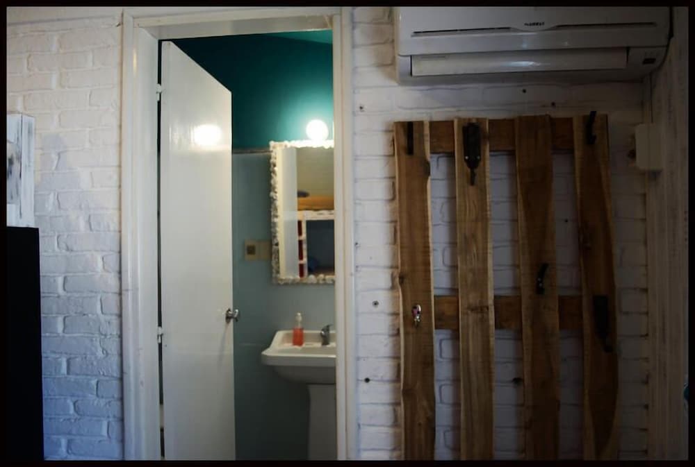 Pastora Suites & Hostel