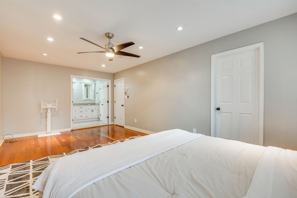 Spacious Home w/ Deck in Marietta!