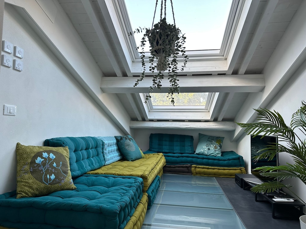 Salutati Apartments by MMega