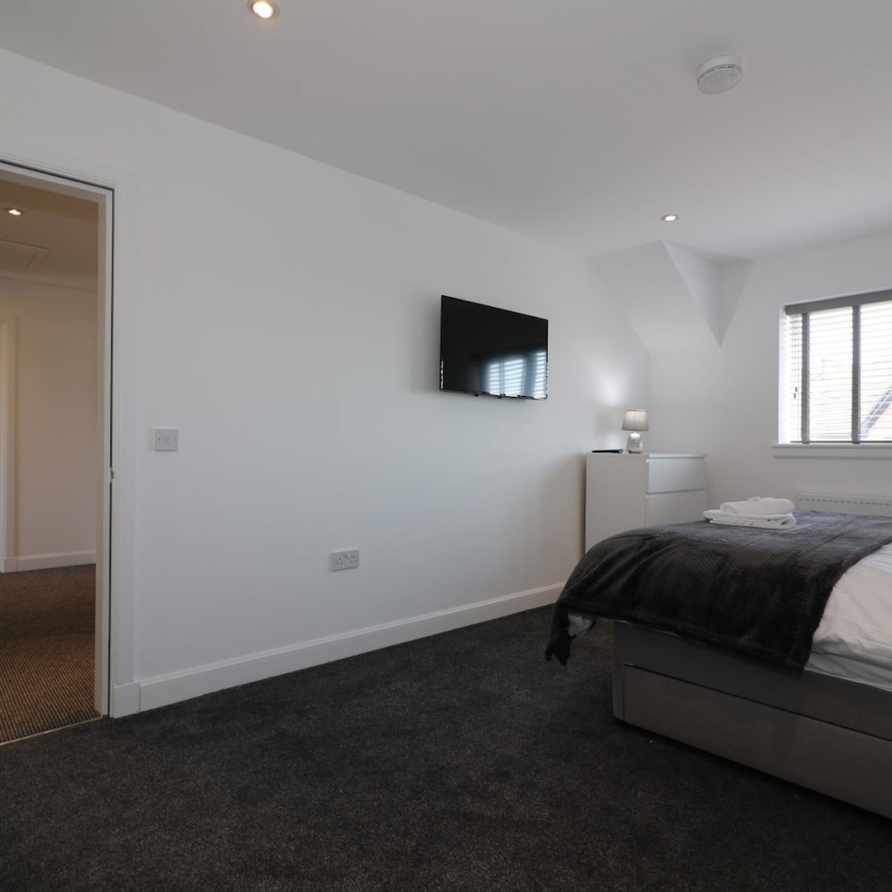 Railway House 5 bed - Maryhill