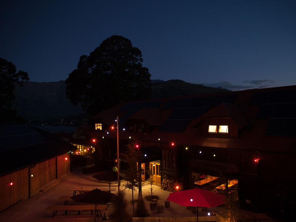Sherwood Queenstown 83
