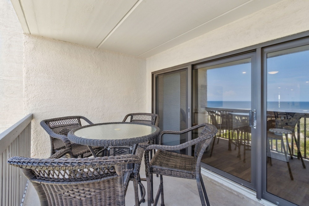 Surf And Racquet Club B149 2 Bedroom Condo